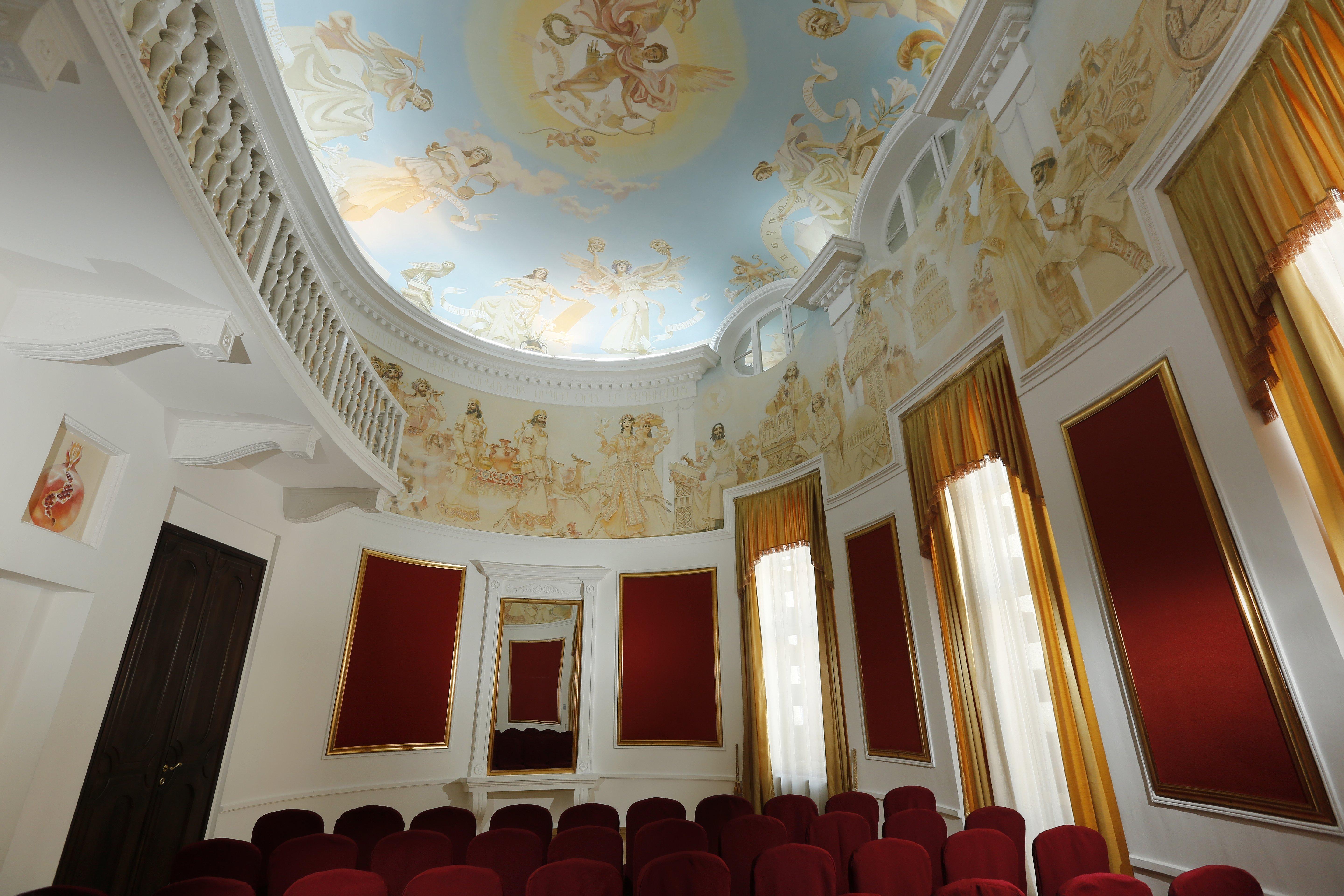 耶烈万格兰德酒店 - 世界小型豪华酒店 外观 照片 The interior of the theatre