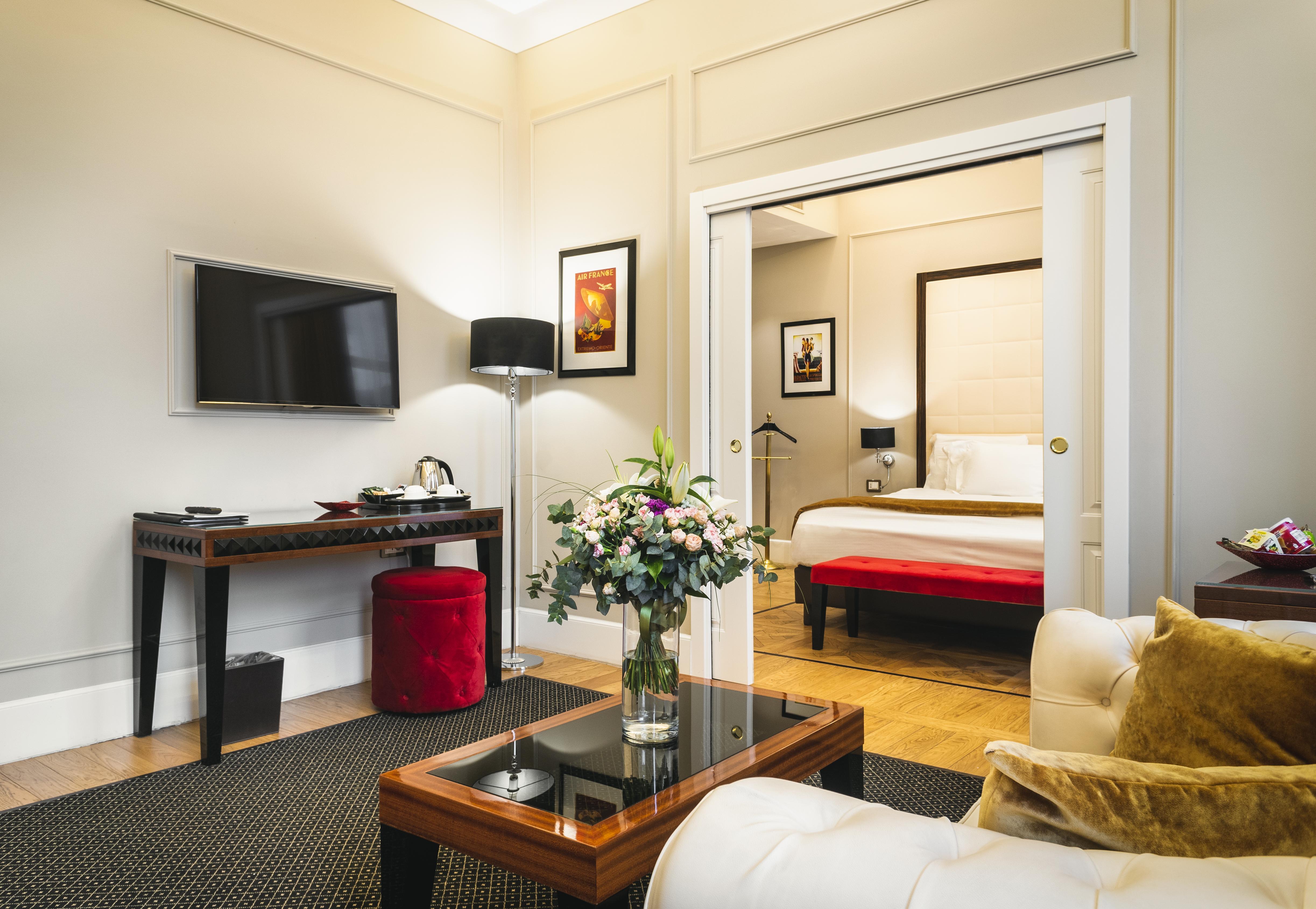 耶烈万格兰德酒店 - 世界小型豪华酒店 外观 照片 A suite at the hotel