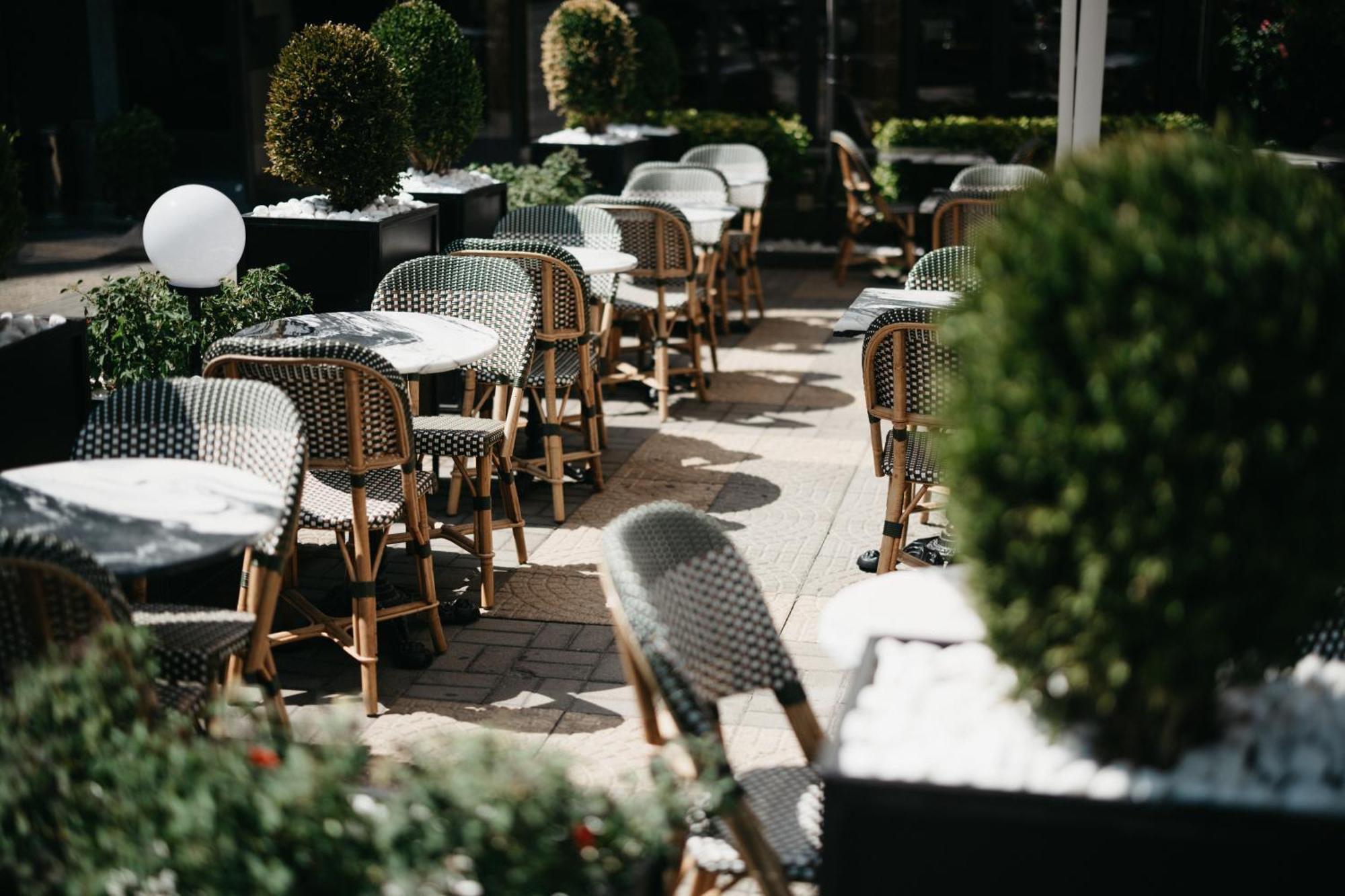 耶烈万格兰德酒店 - 世界小型豪华酒店 外观 照片 The Terrace at The Ivy Collection