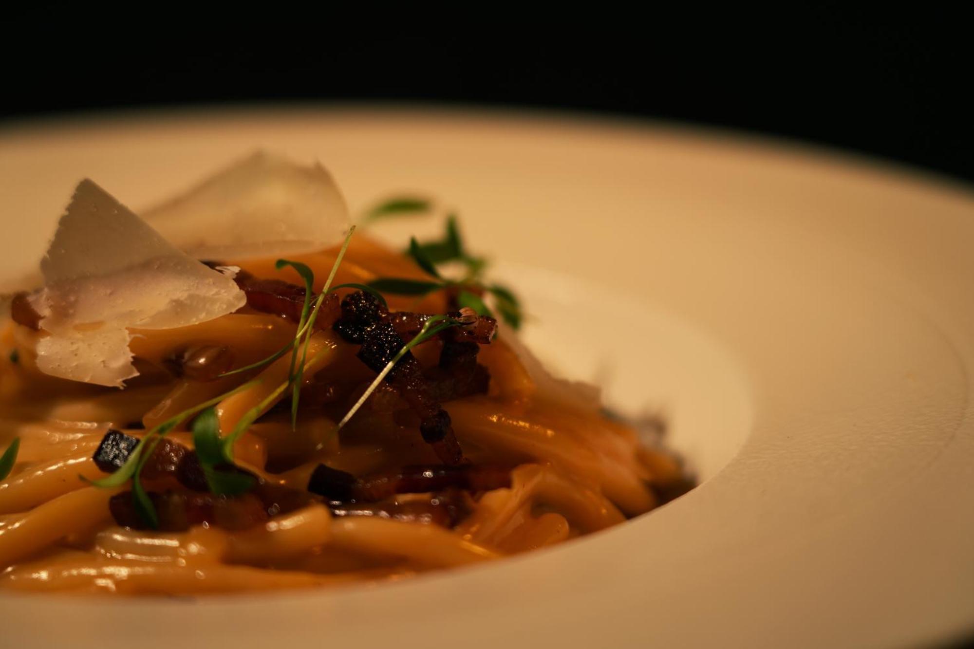 耶烈万格兰德酒店 - 世界小型豪华酒店 外观 照片 A plate of pasta
